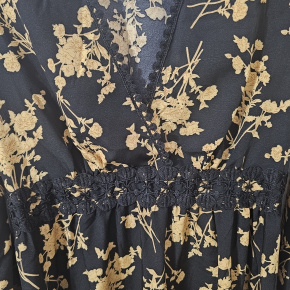 Boutique Black & Gold Floral High-Low Dress – NWT - Picture 4 of 12